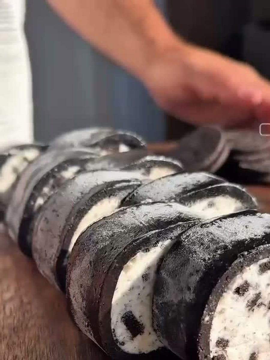 Cookies and cream rolls